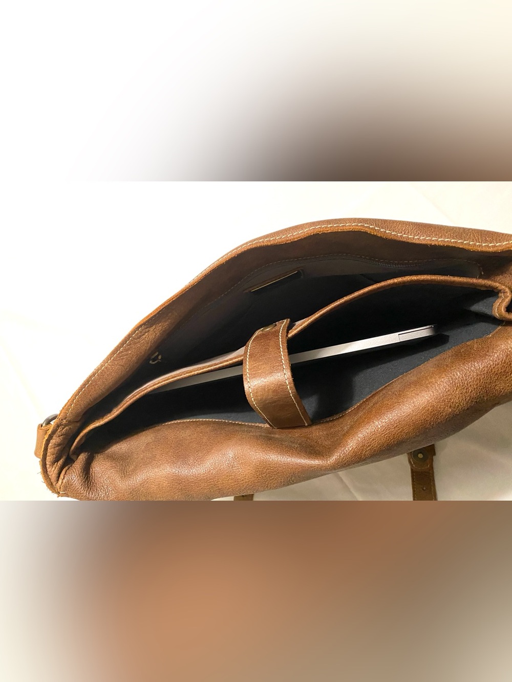 Roots Modern Satchel Tribe Leather Laptop Messenger Bag Made in Canada Unisex - Picture 9 of 16